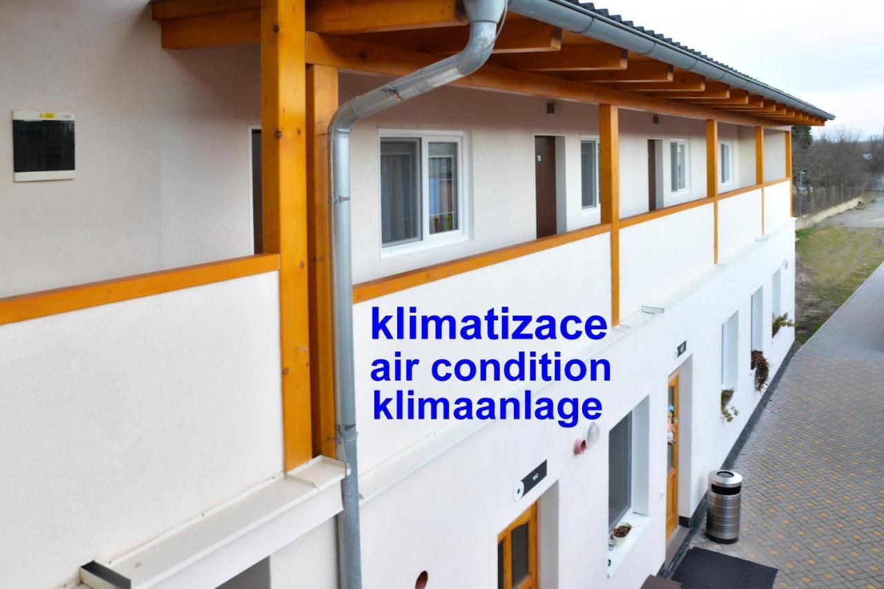 Penzion Klimes Hustopece Exterior photo